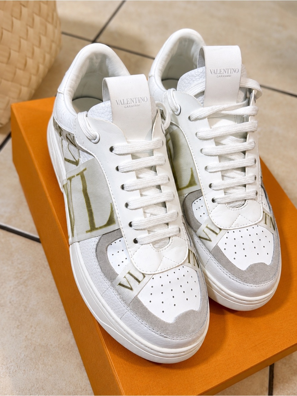 Valentino Garavani VL7N Low-Top Sneakers White/White/Grey VLTN